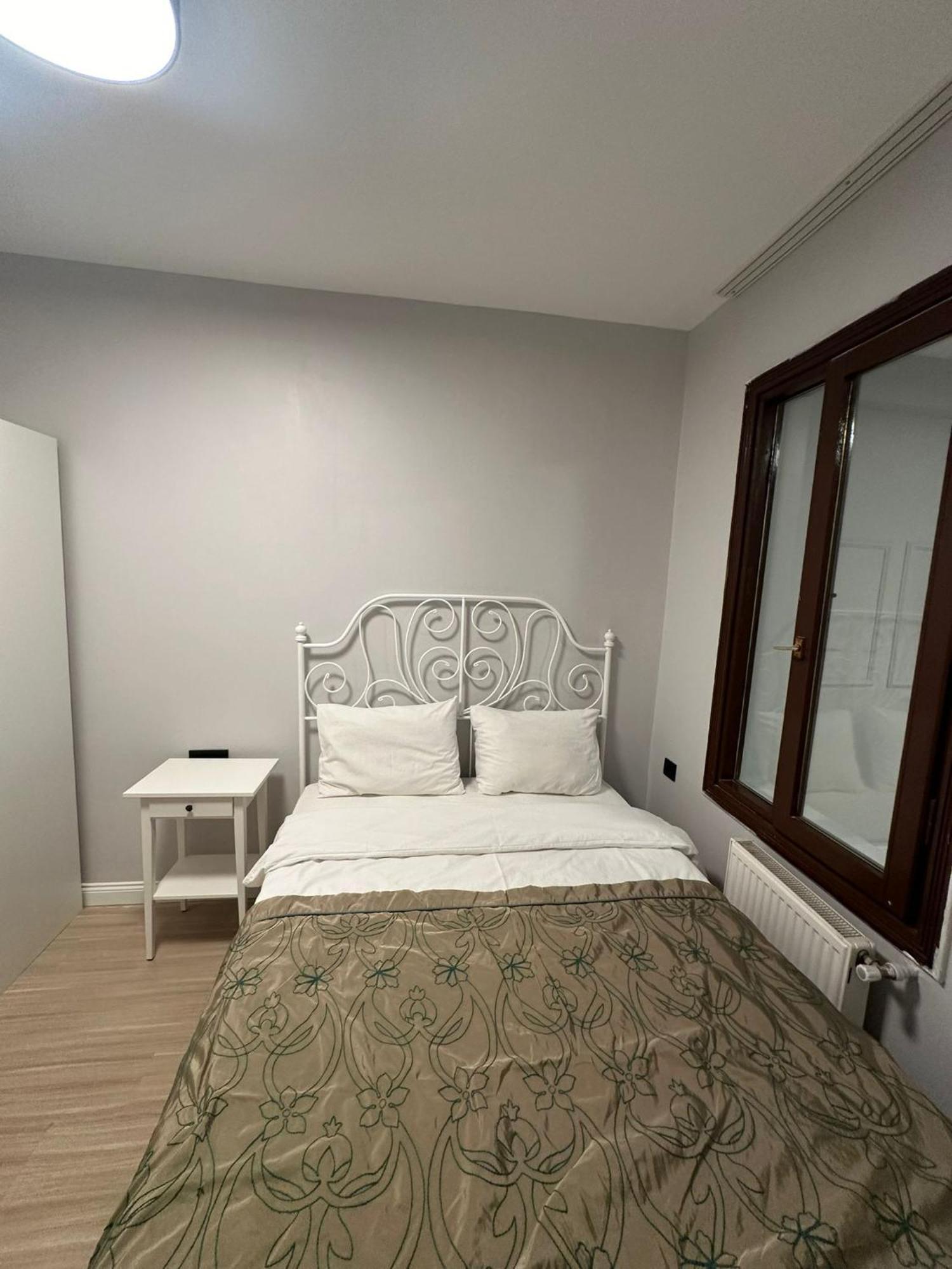Tiny 1 Hotel Istanbul Bagian luar foto