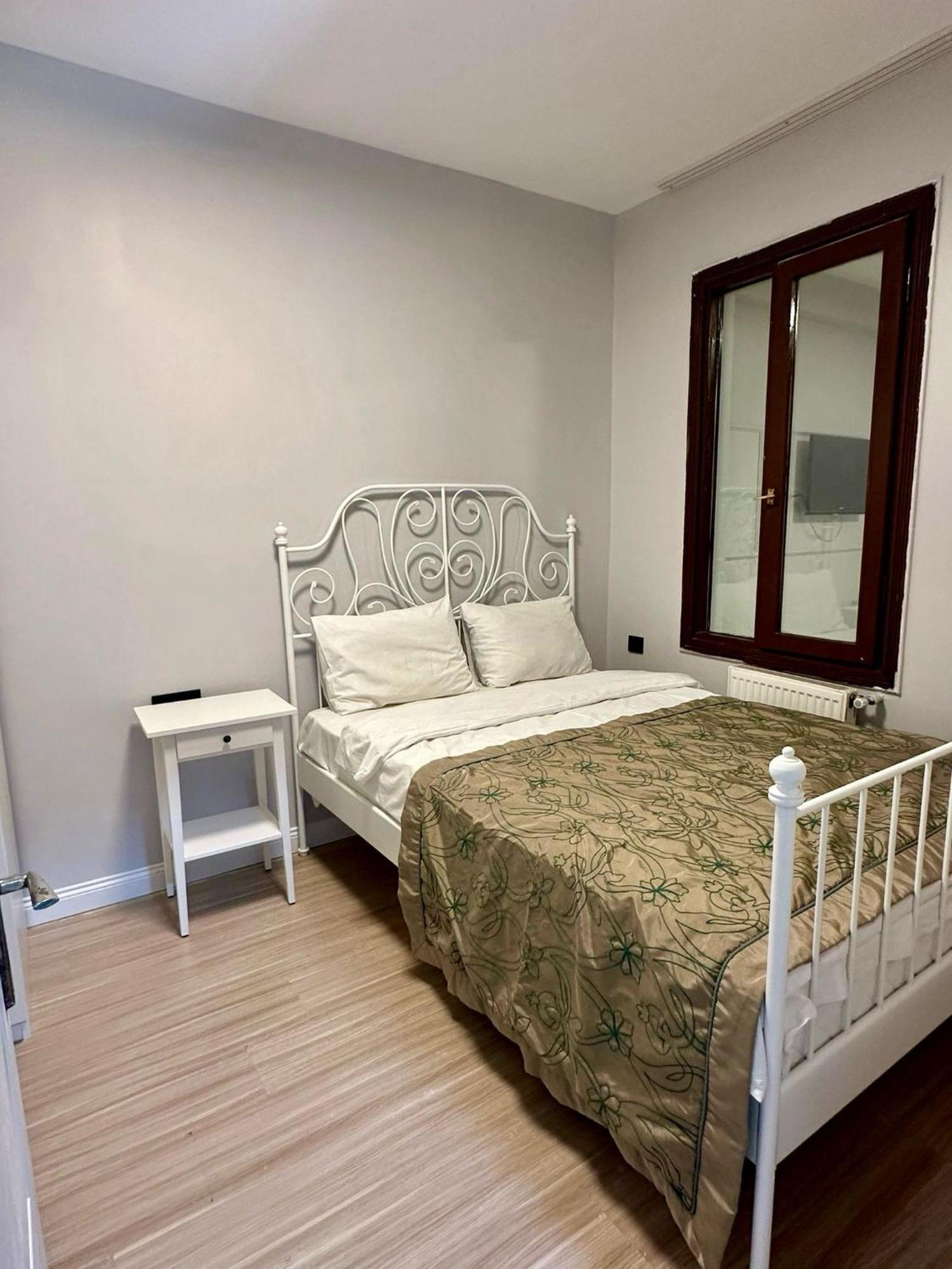 Tiny 1 Hotel Istanbul Bagian luar foto