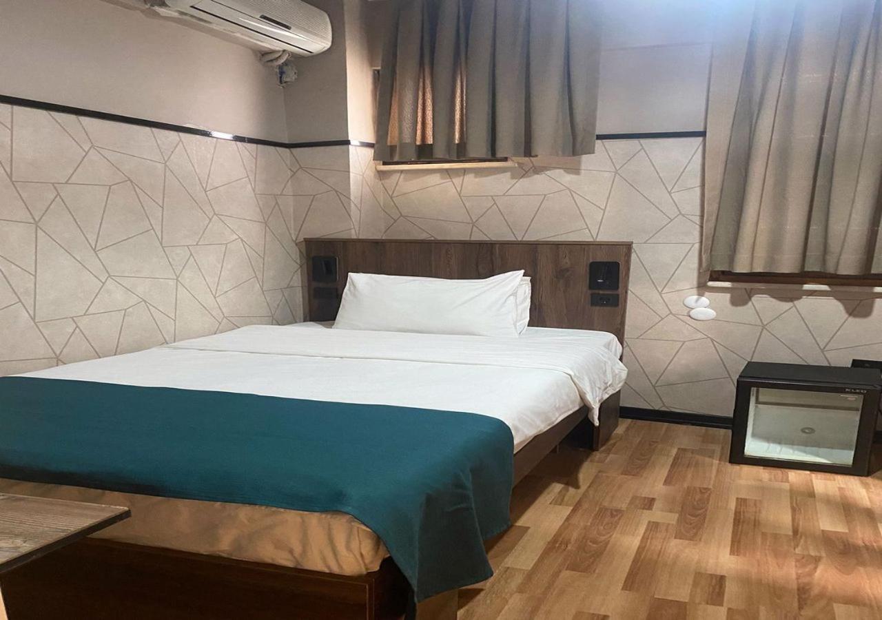 Tiny 1 Hotel Istanbul Bagian luar foto